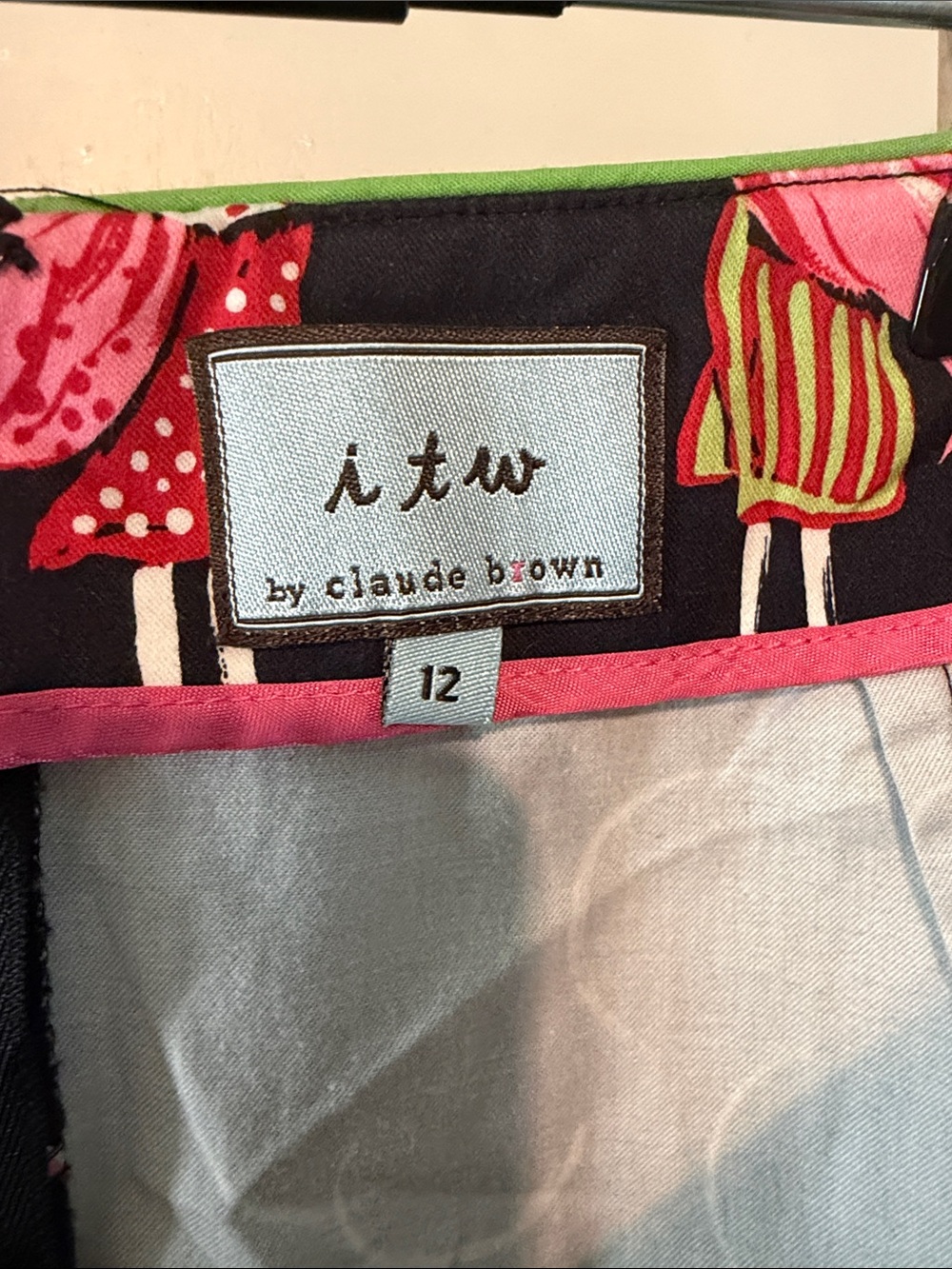 Vintage 90s Novelty Flamingo BBQ Cookout A-Line Skirt - Black with Pink Print - Picture 2 of 13